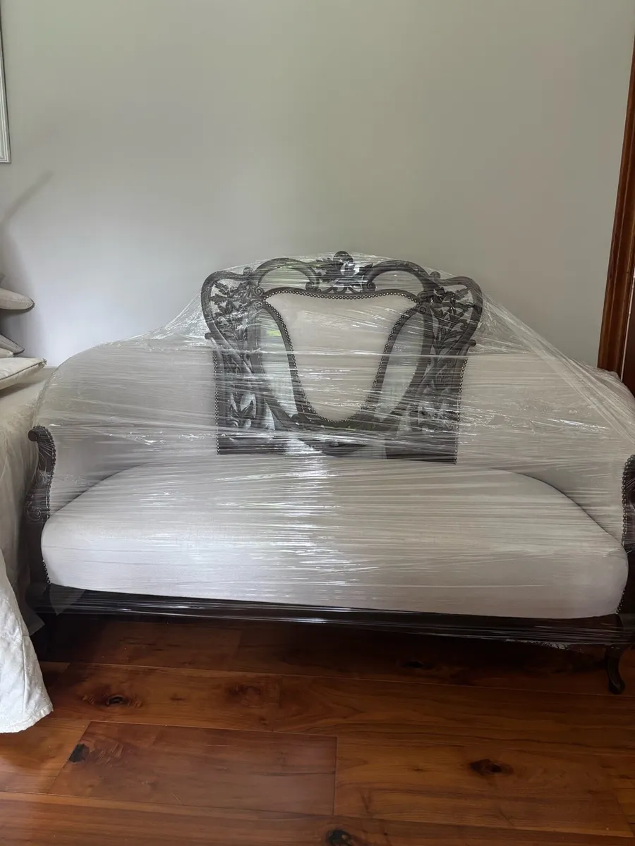 Beautiful Antique Carved Mahogany Settee - Image 1