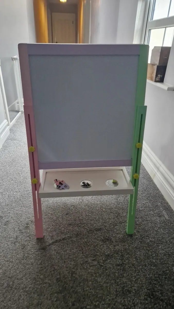 Blackboard and magnet board - Image 1
