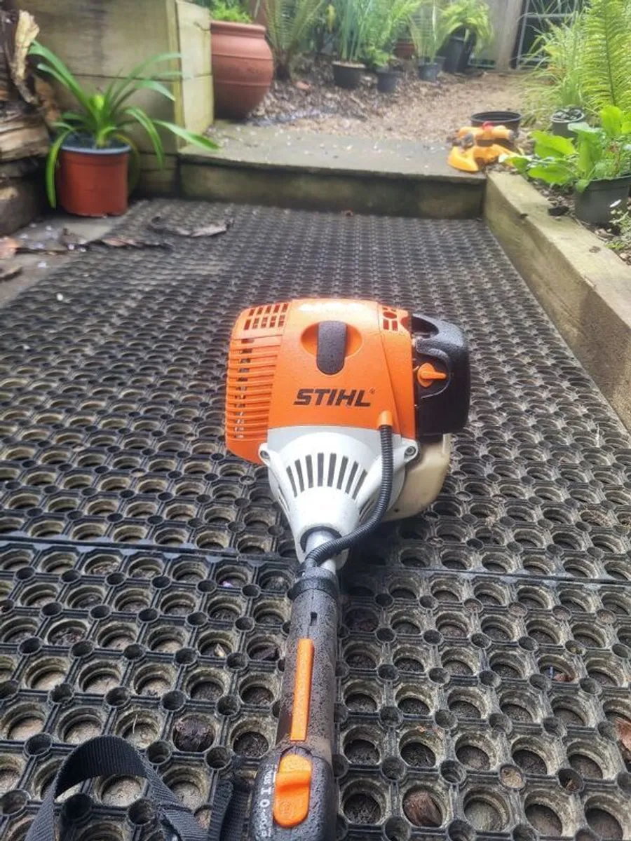 Stihl Hl95 Hedge Cutter - Image 2