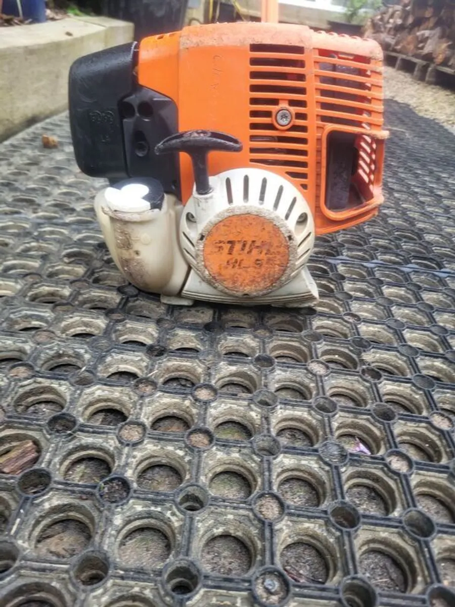 Stihl Hl95 Hedge Cutter - Image 3