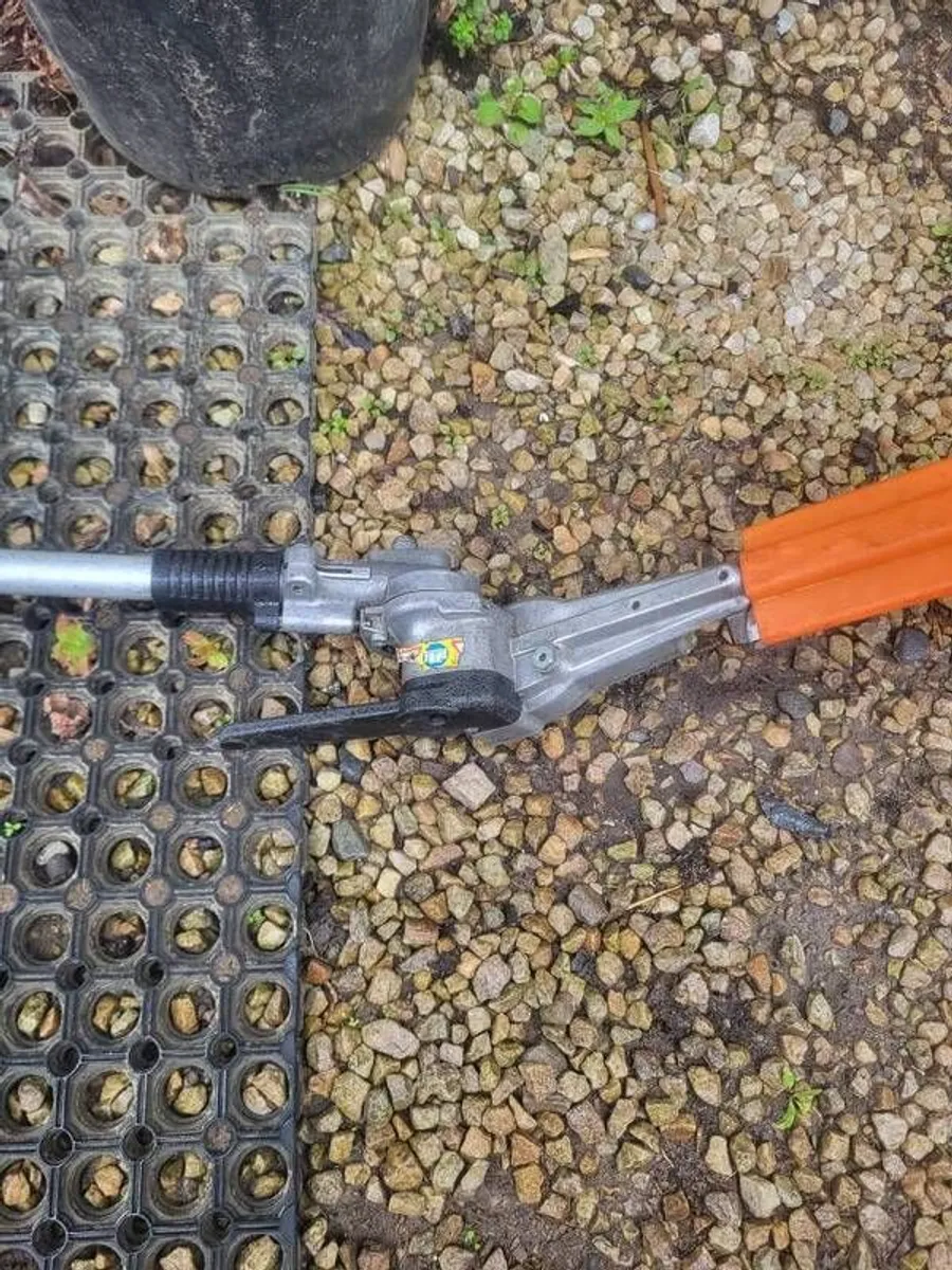 Stihl Hl95 Hedge Cutter - Image 4