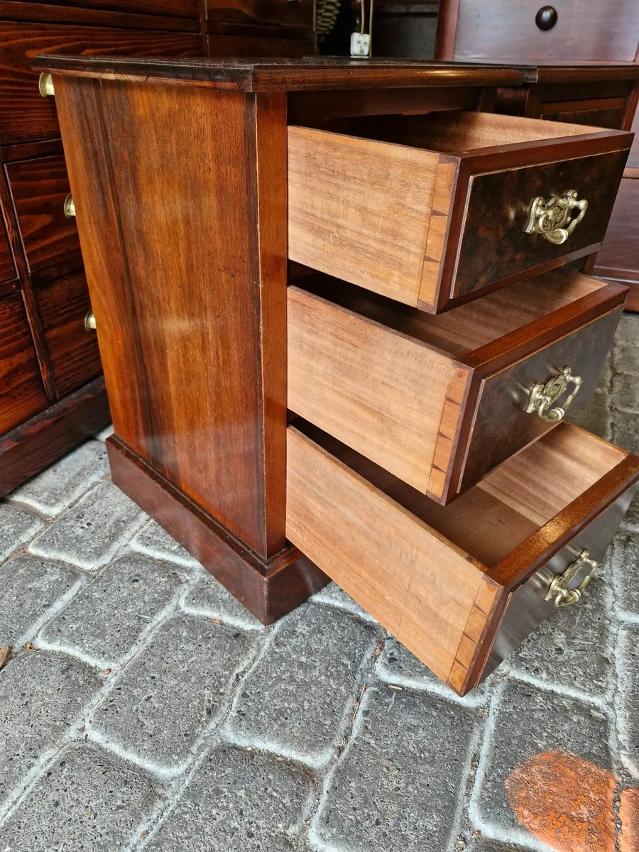 Cabinets - Image 4