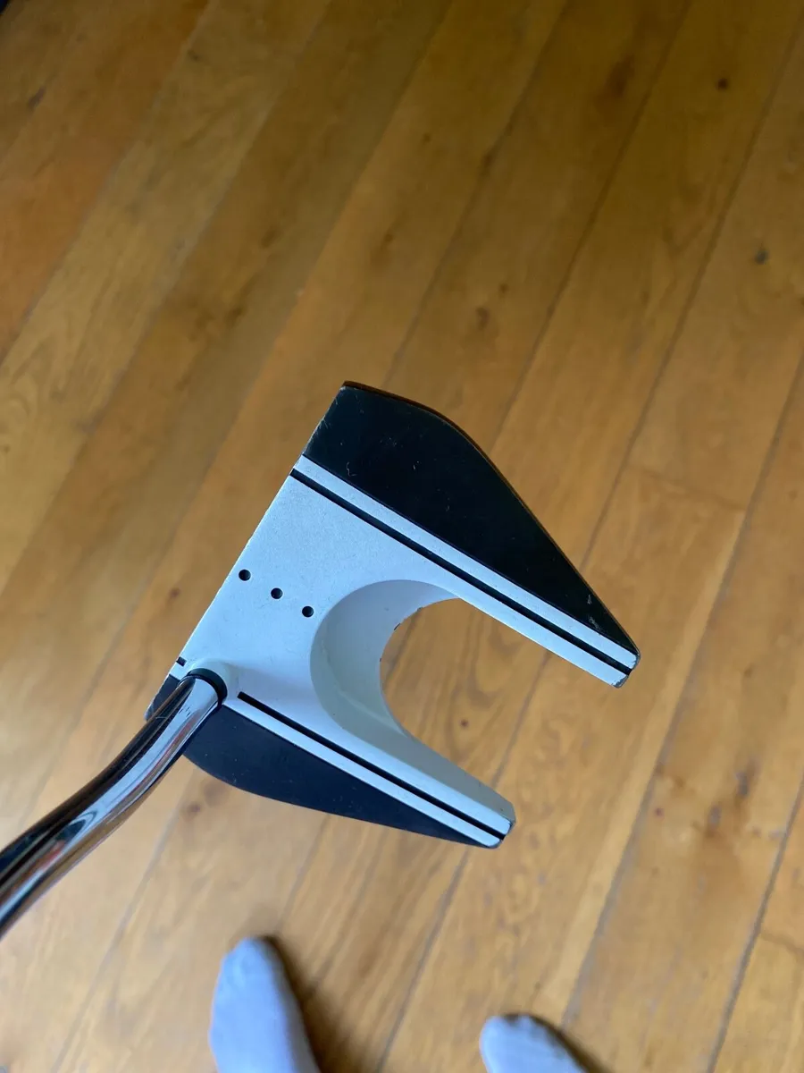 Odyssey v7 tank putter - Image 2