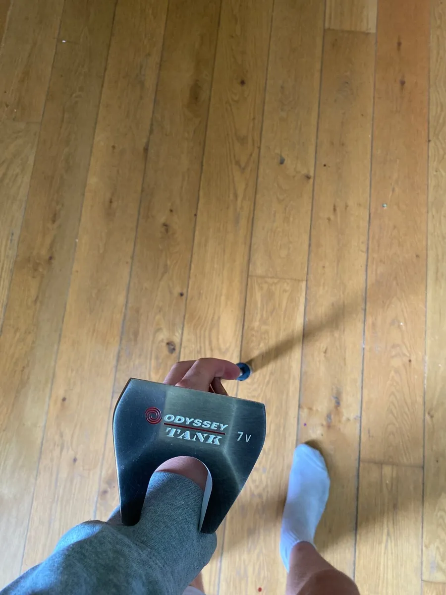Odyssey v7 tank putter - Image 3