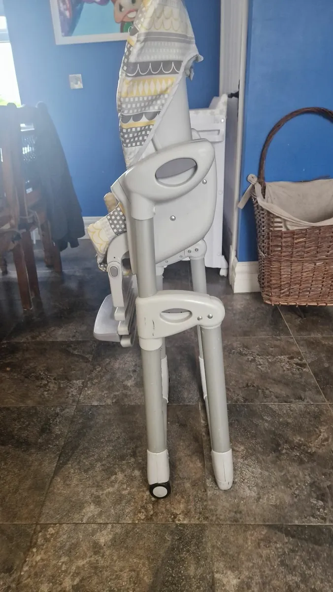 High chair - Image 3