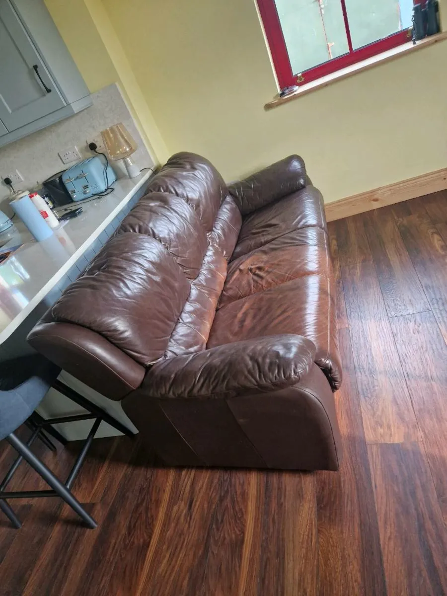 3 seater couch - Image 2