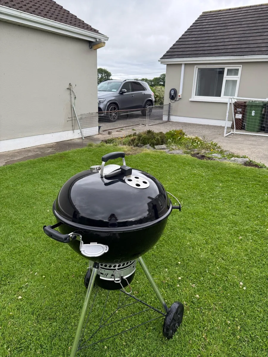 Weber Master Touch BBQ - Image 1