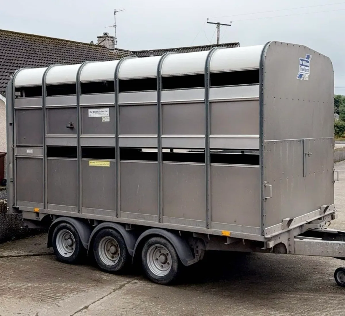 Ifor Williams 2016 decks - Image 1