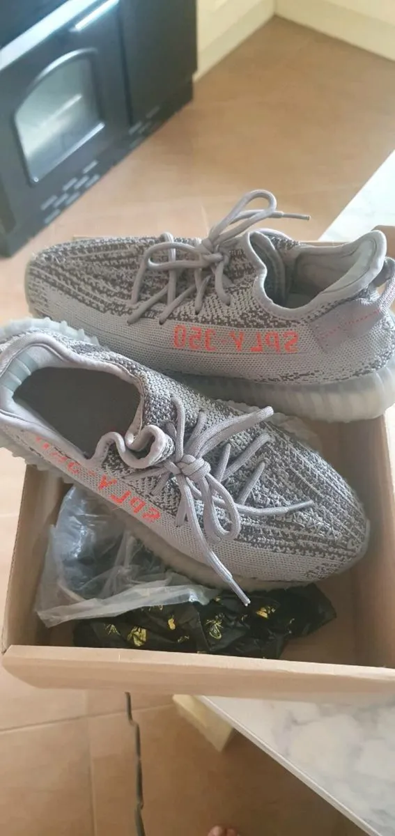 Yeezys 350 New
