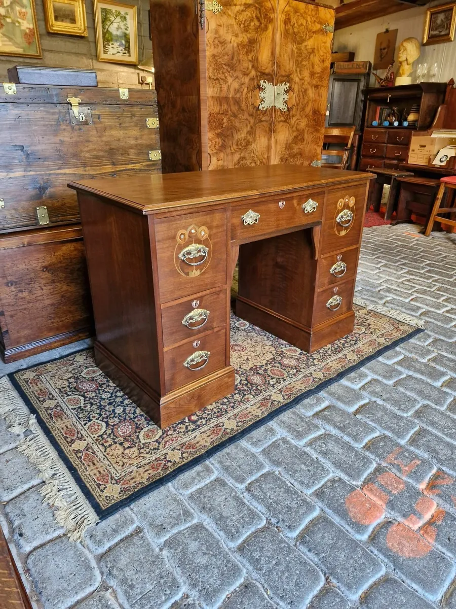 Desk - Image 4
