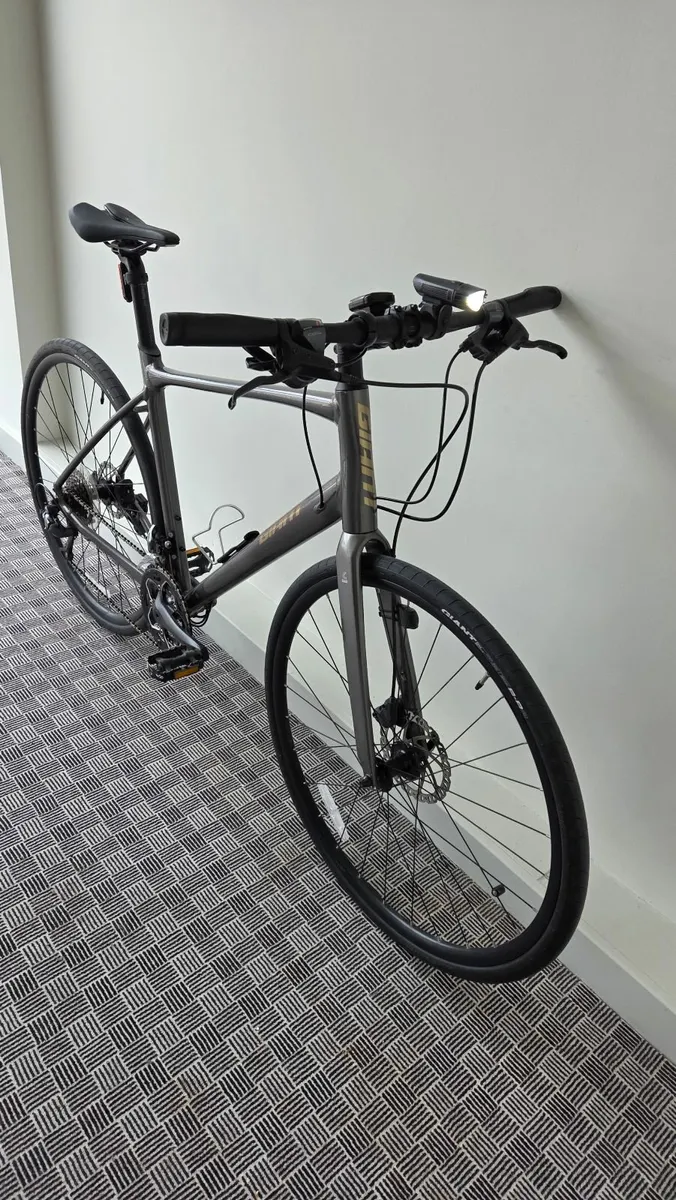 Giant Fastroad SL bike - Image 4
