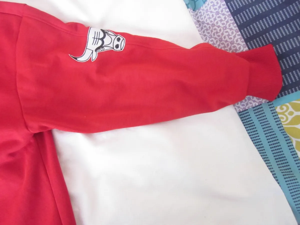 Primark NBA Red Chicago Bulls Pullover Jumper size - Image 2