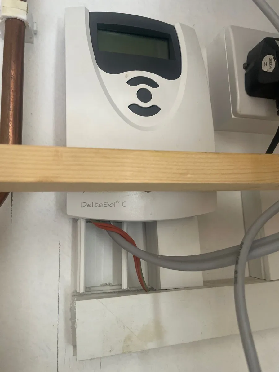 Joule cylinder 250l pump and controller - Image 4