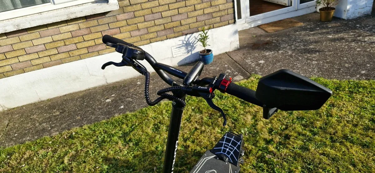 Dualtron Spider 2 Electric Scooter - Image 2