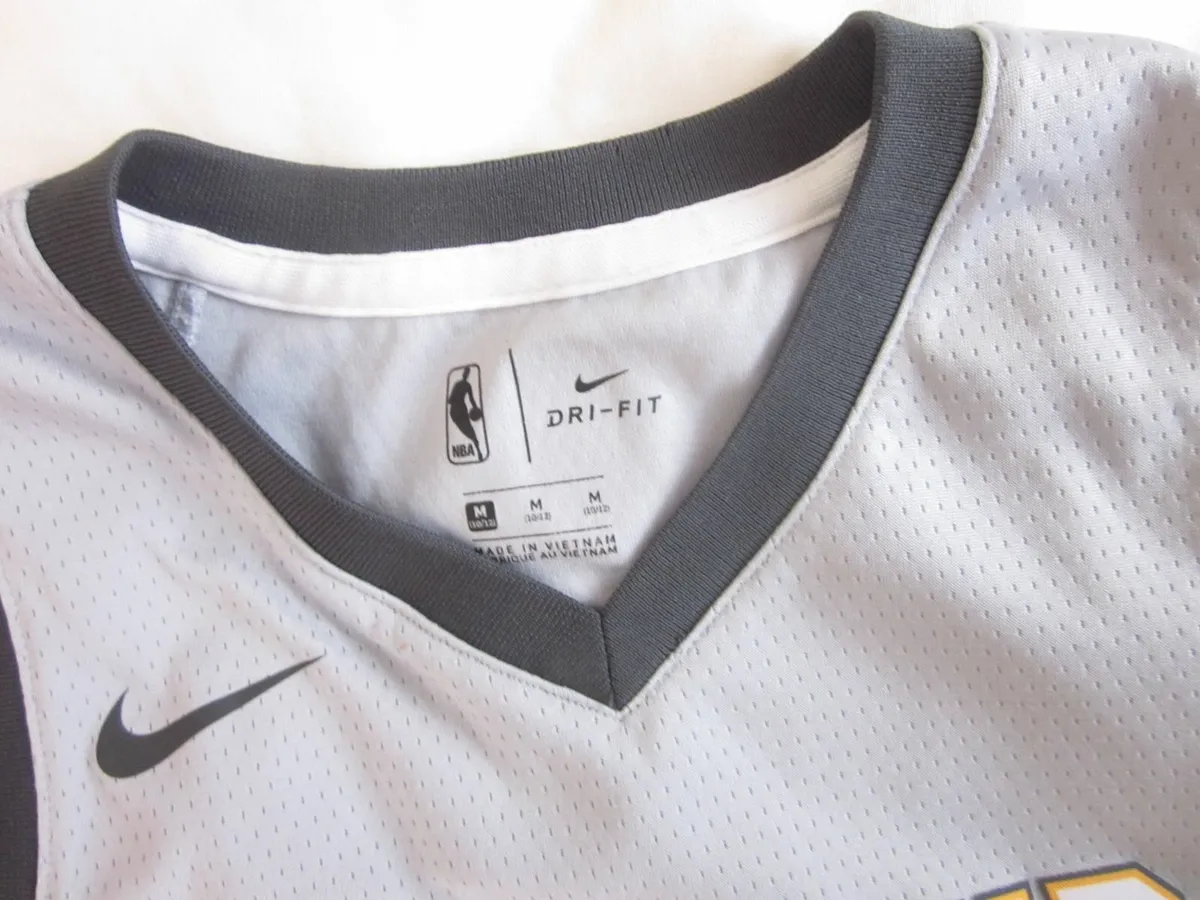 Cleveland Cavaliers NBA Jersey Isaiah Thomas #3 - Image 3