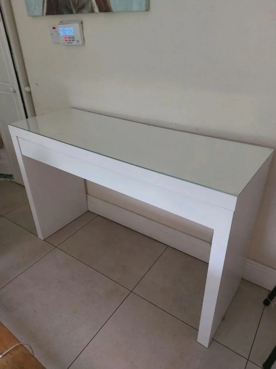 Table - Image 1