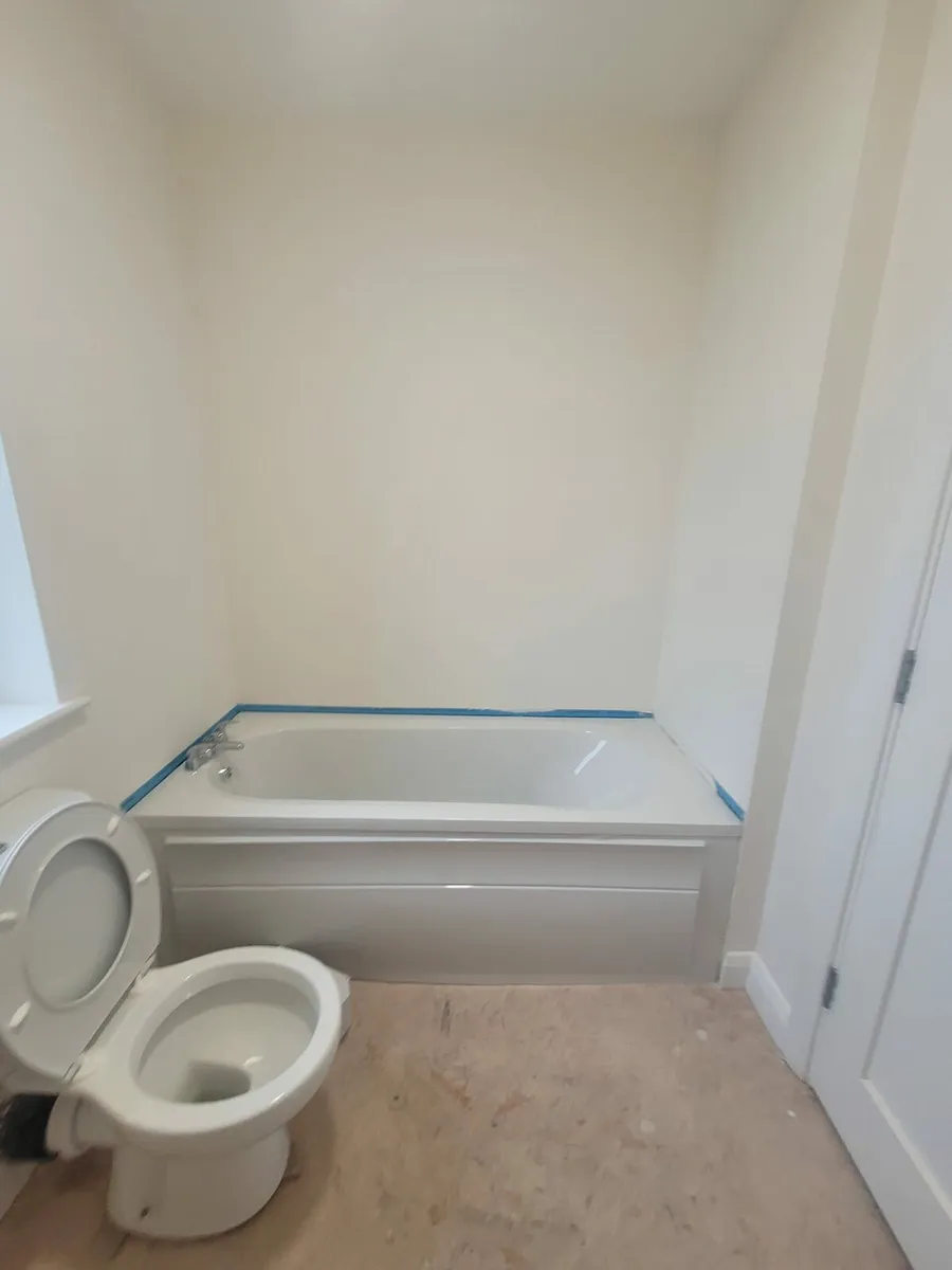 Full Bathroom suite - Image 2