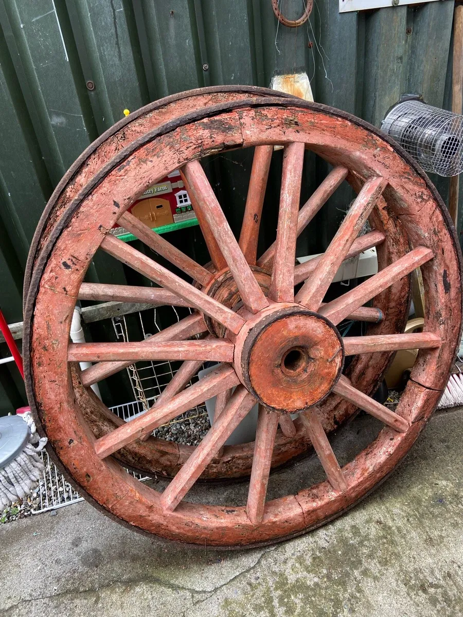 Old Wooden wheels - Image 1