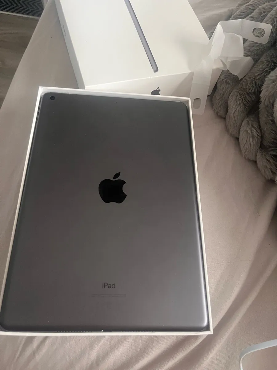 iPad - Image 3
