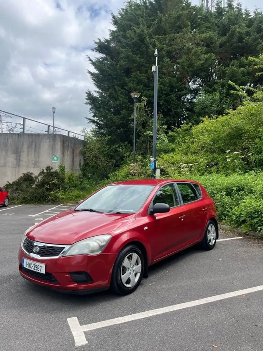 2011 Kia Ceed - Image 1