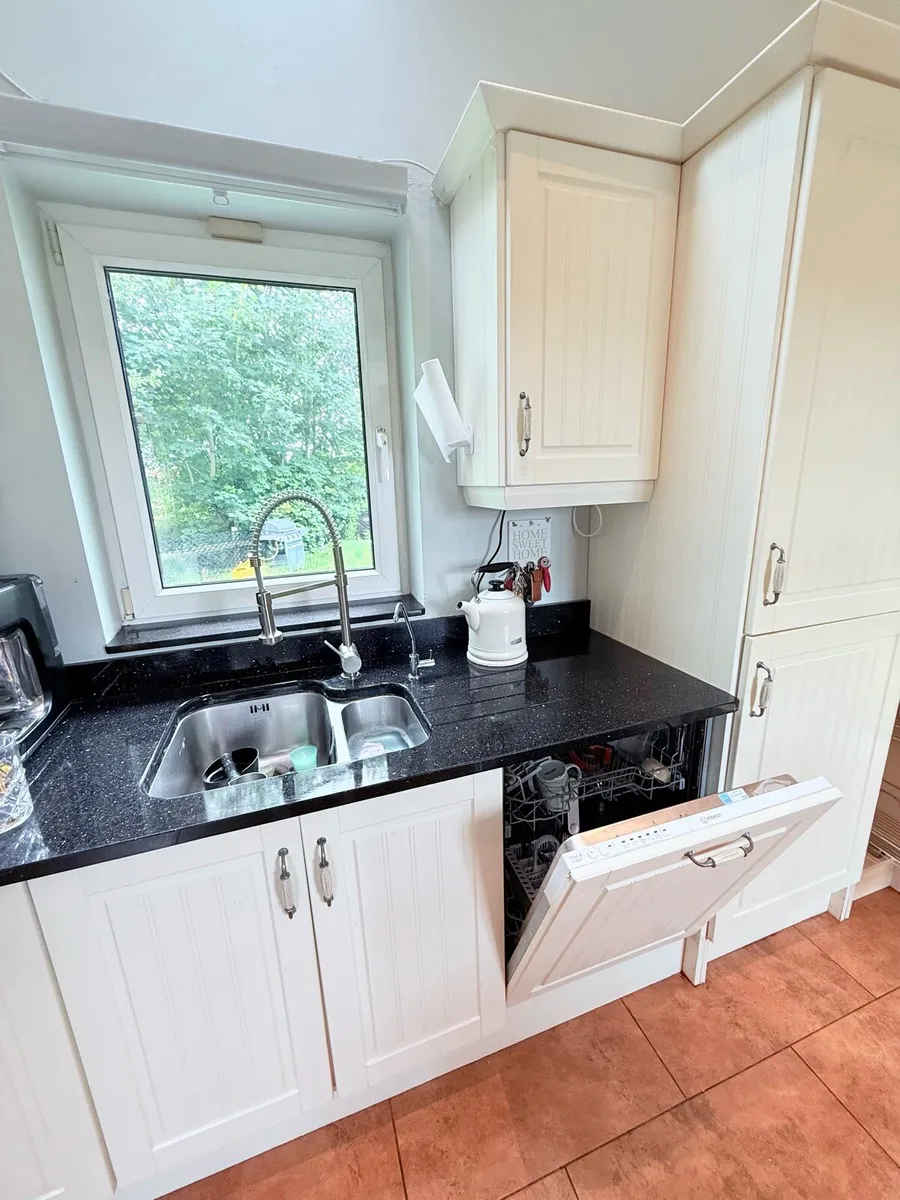 Kitchen & Appliances - Image 4