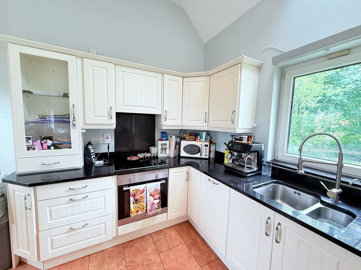 Kitchen & Appliances - Image 1