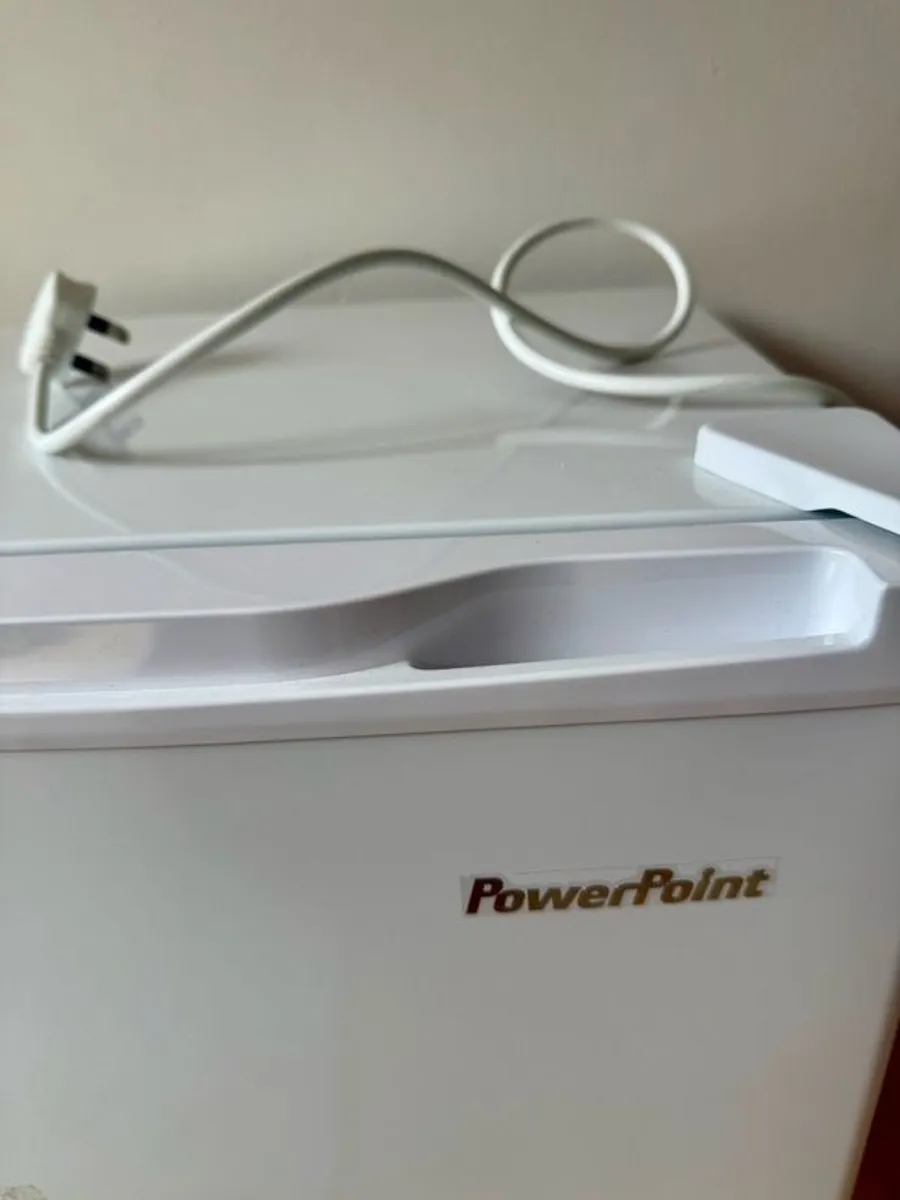 Powerpoint Small Fridge - Image 4