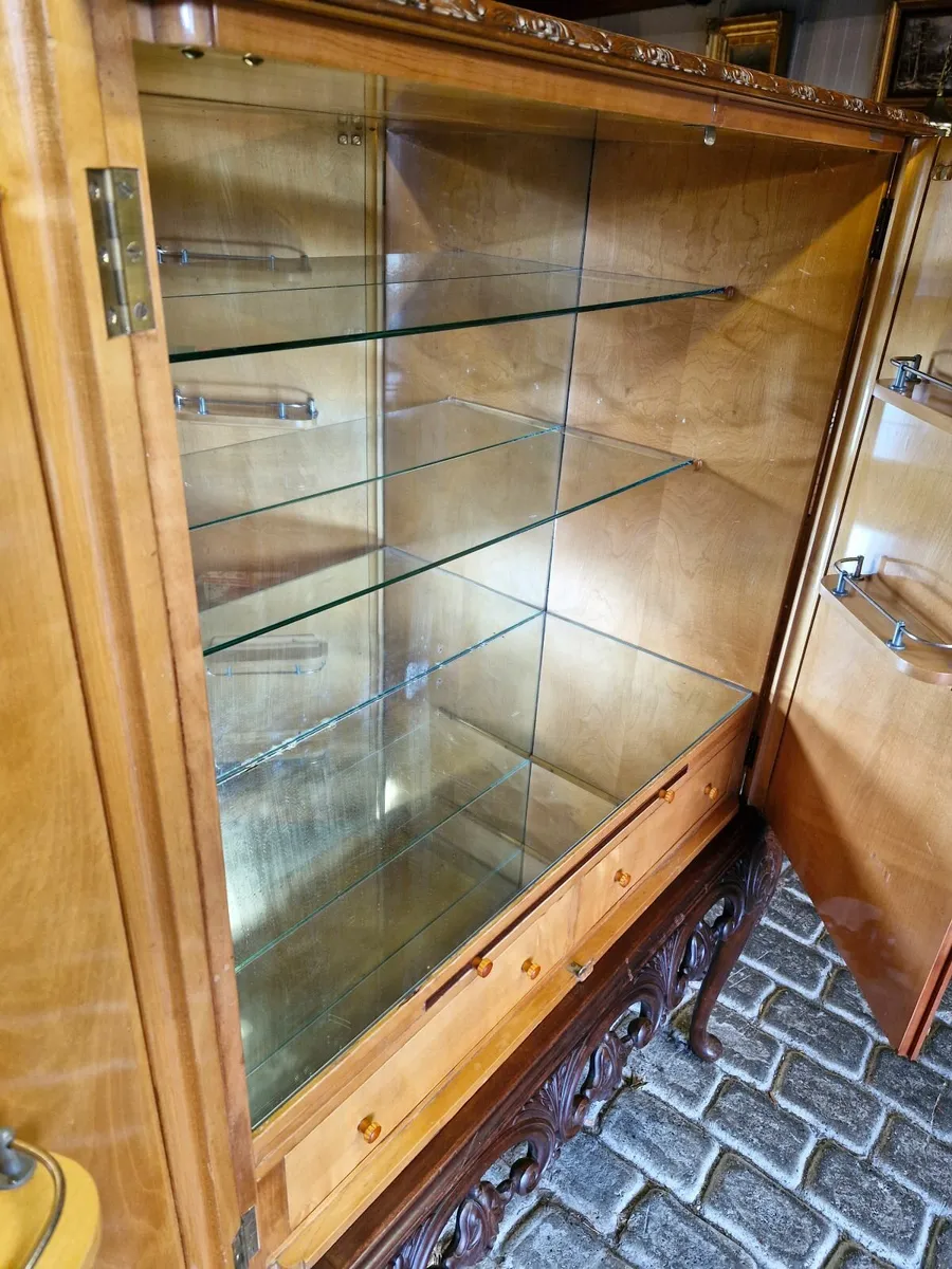 Cabinet - Image 2