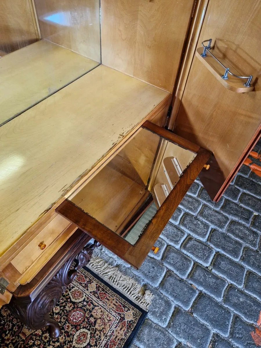 Cabinet - Image 3