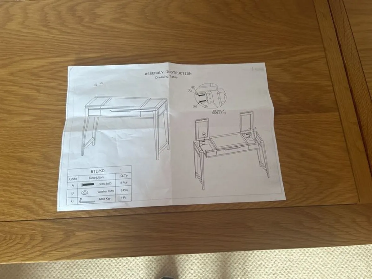 Vanity Table - Image 4