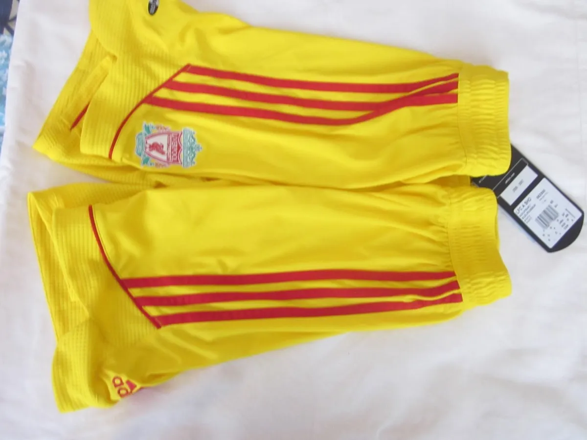 New Liverpool FC Away Shorts 2006/07 - Image 2