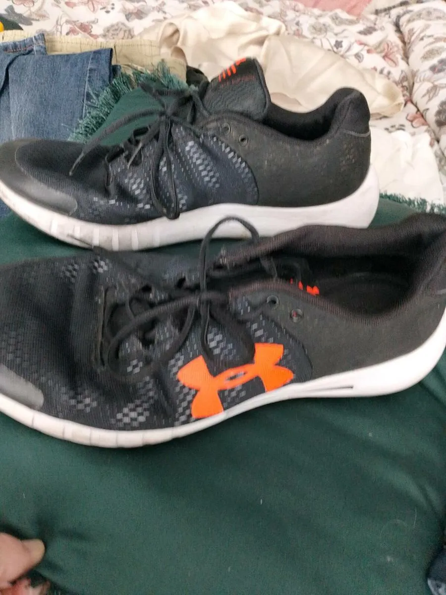 Under Armour trainers - Image 1