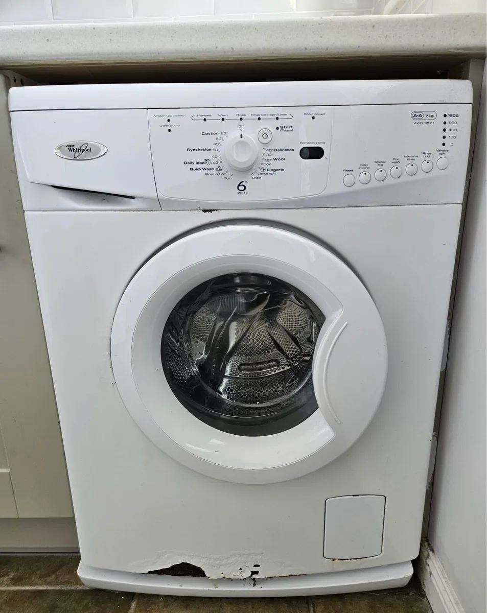 Washing Machine - Whirlpool - Image 1