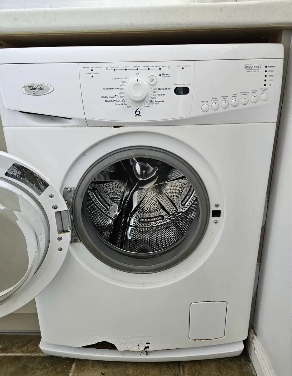 Washing Machine - Whirlpool - Image 2