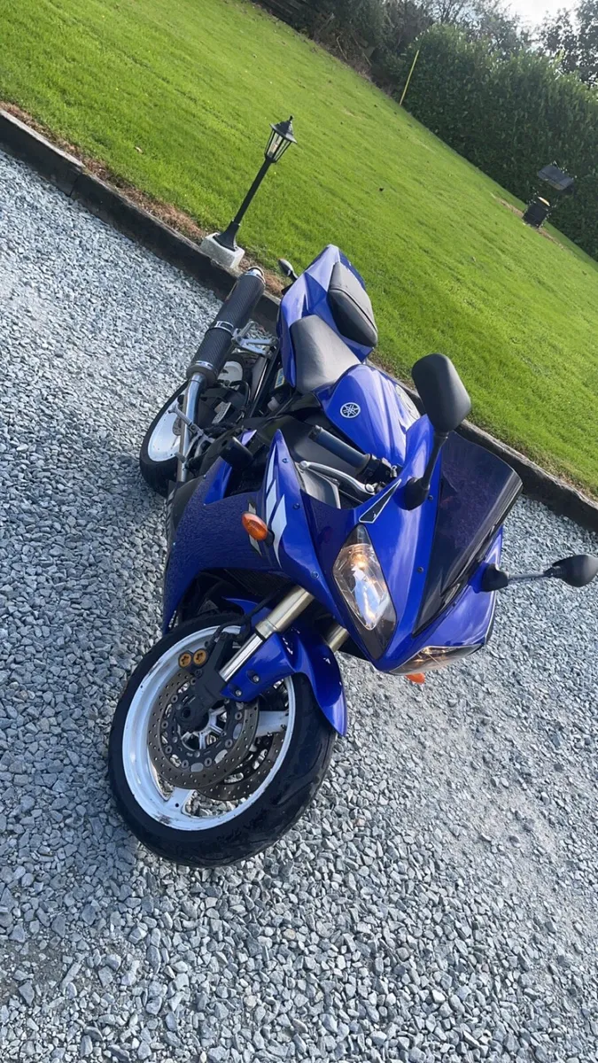 2002 R1 - Image 2