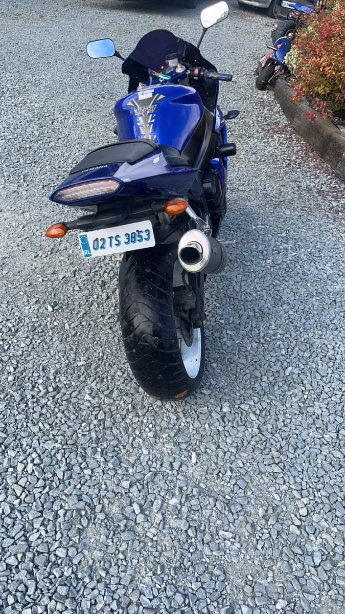 2002 R1 - Image 4