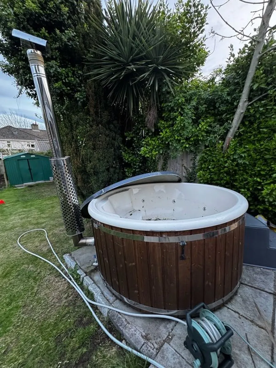 Hot Tub - Image 2