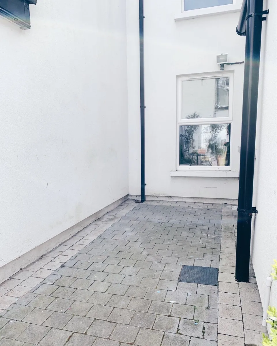 Outdoor Tiles - Image 2