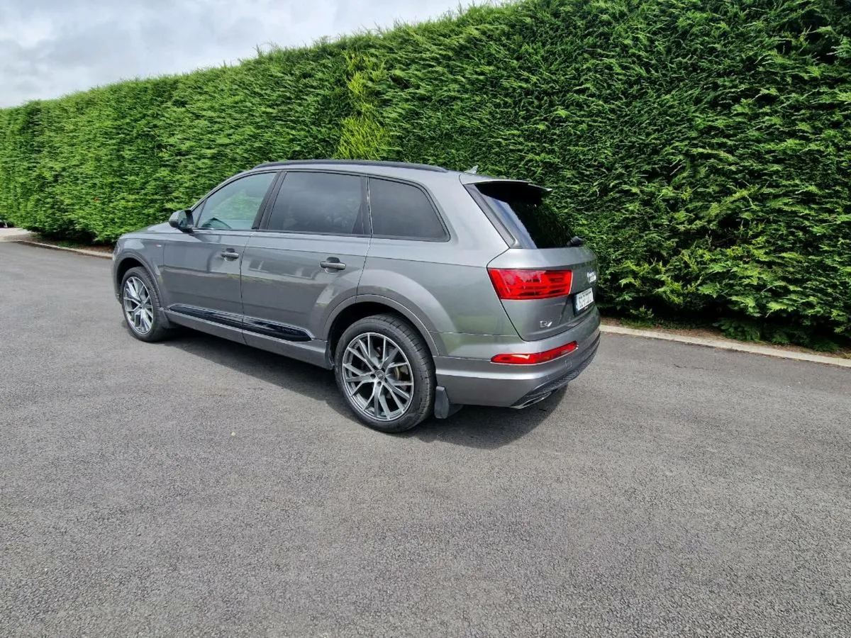 Audi Q7 272bhp Sline Quattro only 180km - Image 3