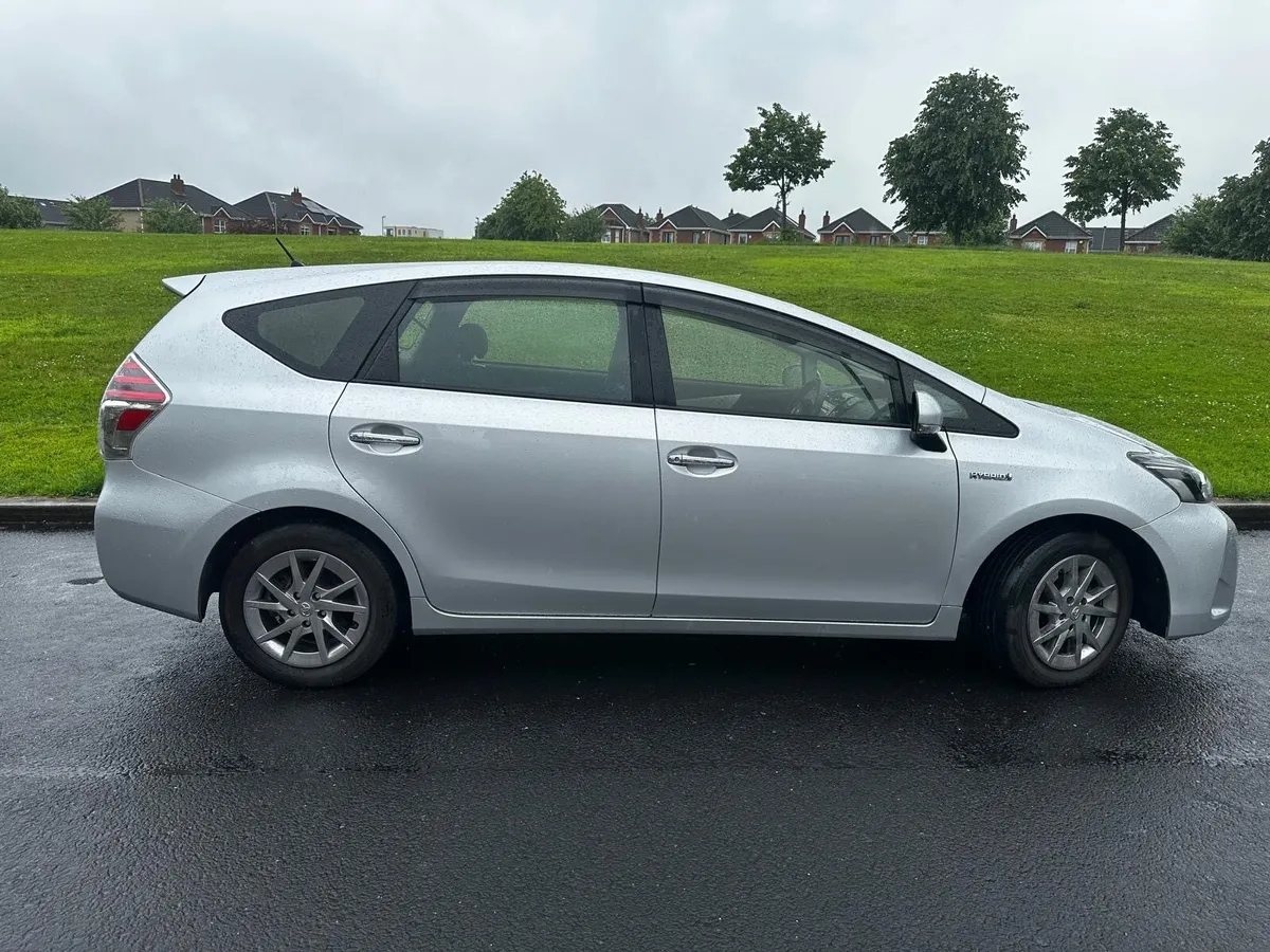 Prius Plus Alfa 7 seater - Image 3