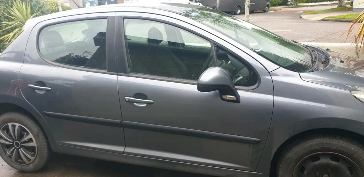 2010 Peugeot 207 for braking or repair - Image 1