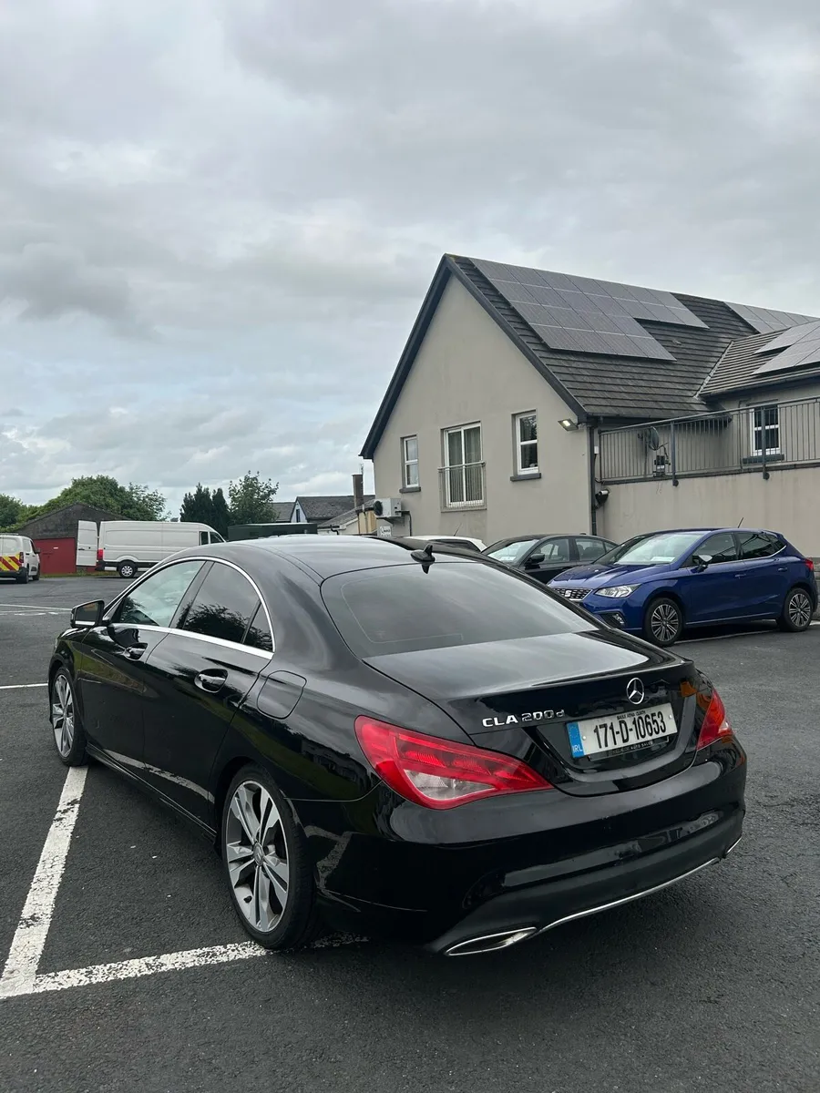 Mercedes Benz cla 200d - Image 2