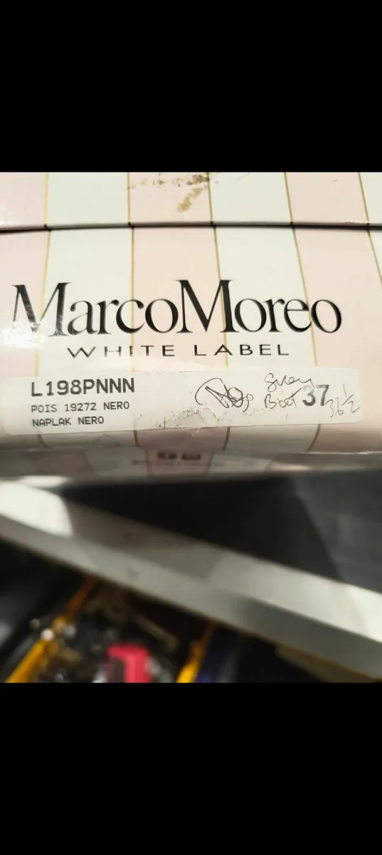 Brand New Genuine  Macro Moreo ankle boots Size 37 - Image 3