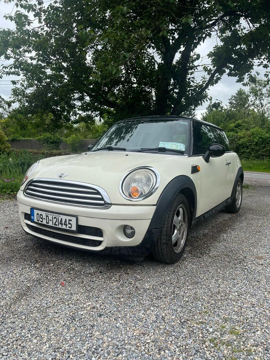 Mini Cooper White - Image 1