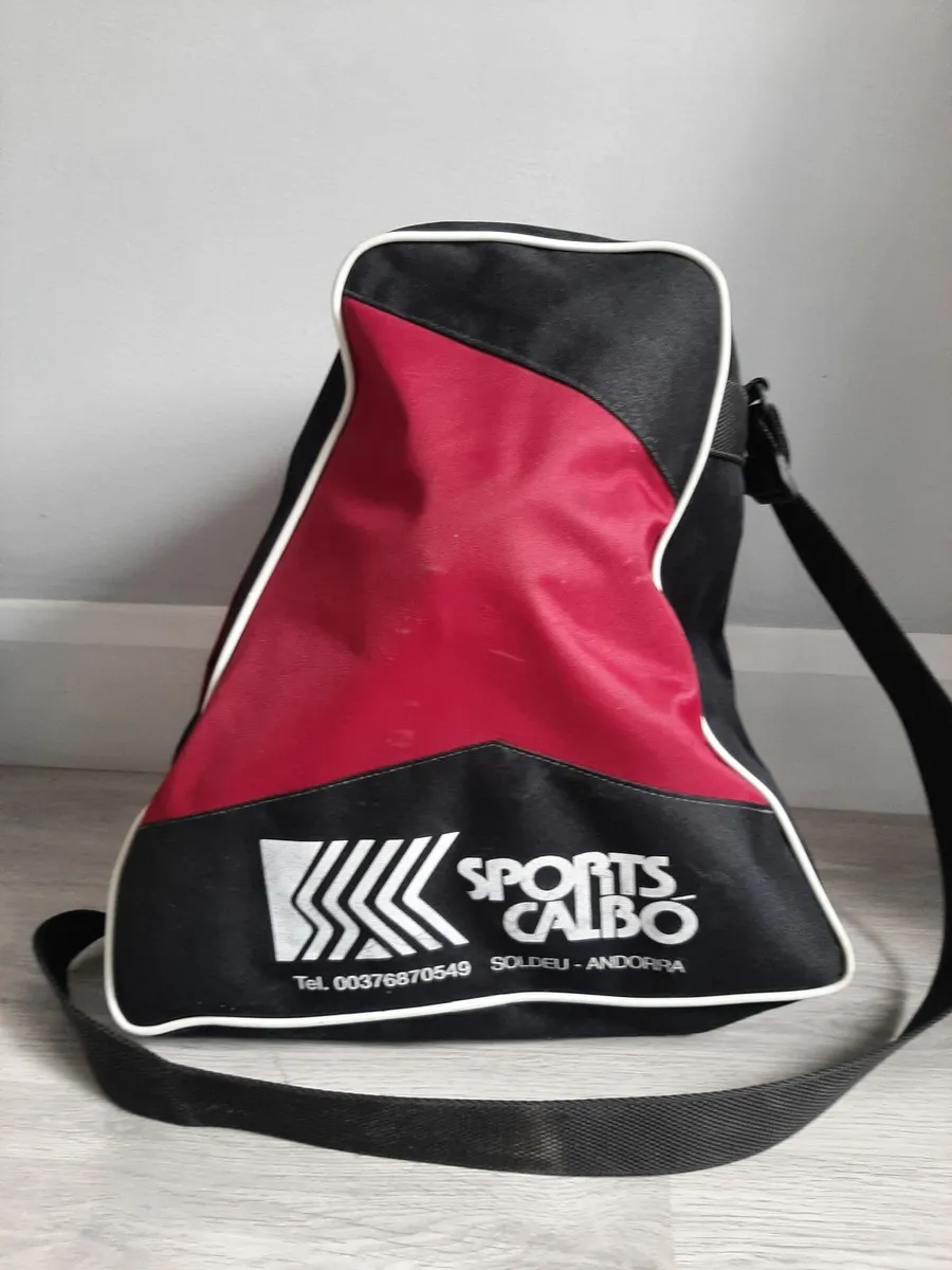 SKI BOOTS SIZE 7.5 PLUS BAG - Image 3