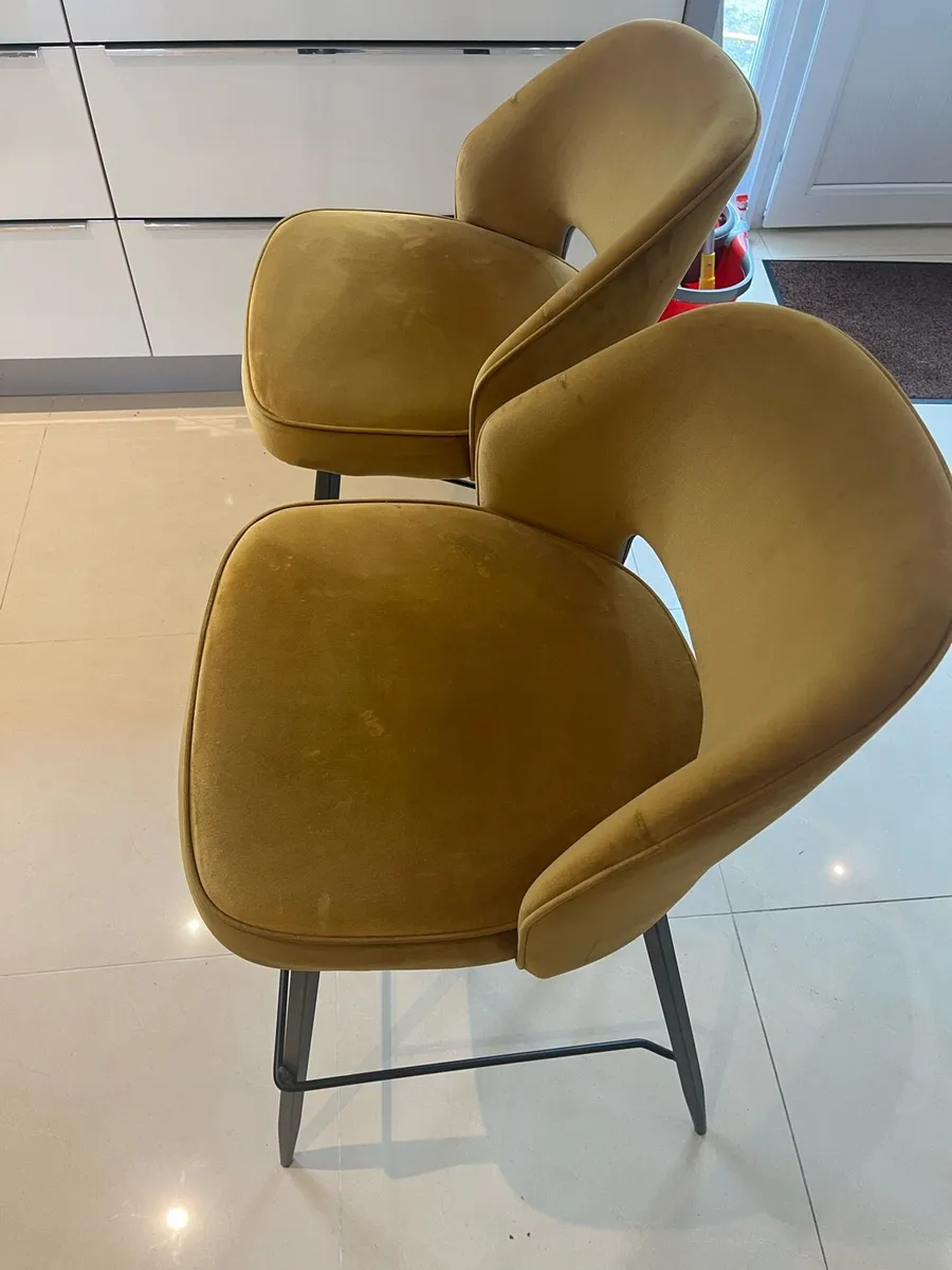 Pair of Mustard Velvet Barstools. - Image 4
