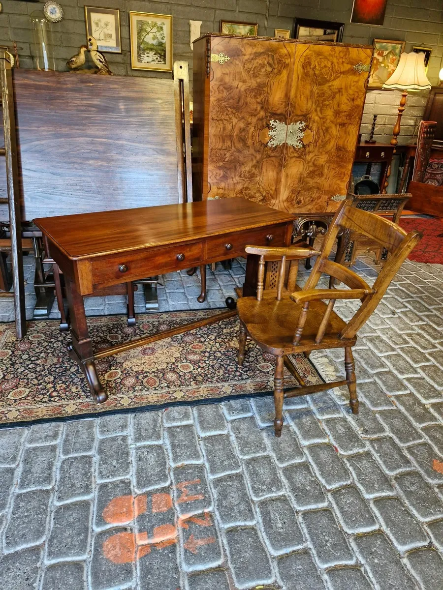 Table - Image 1