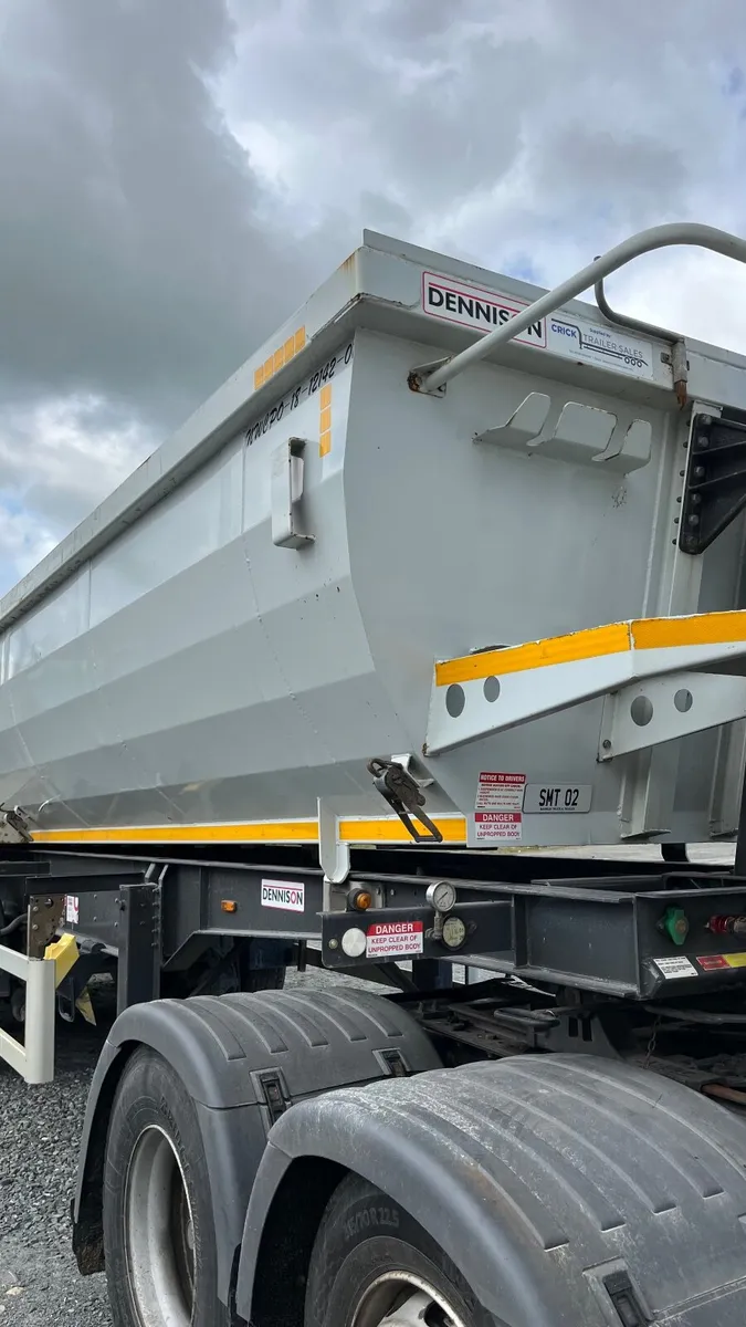 Tipping trailer - Image 1
