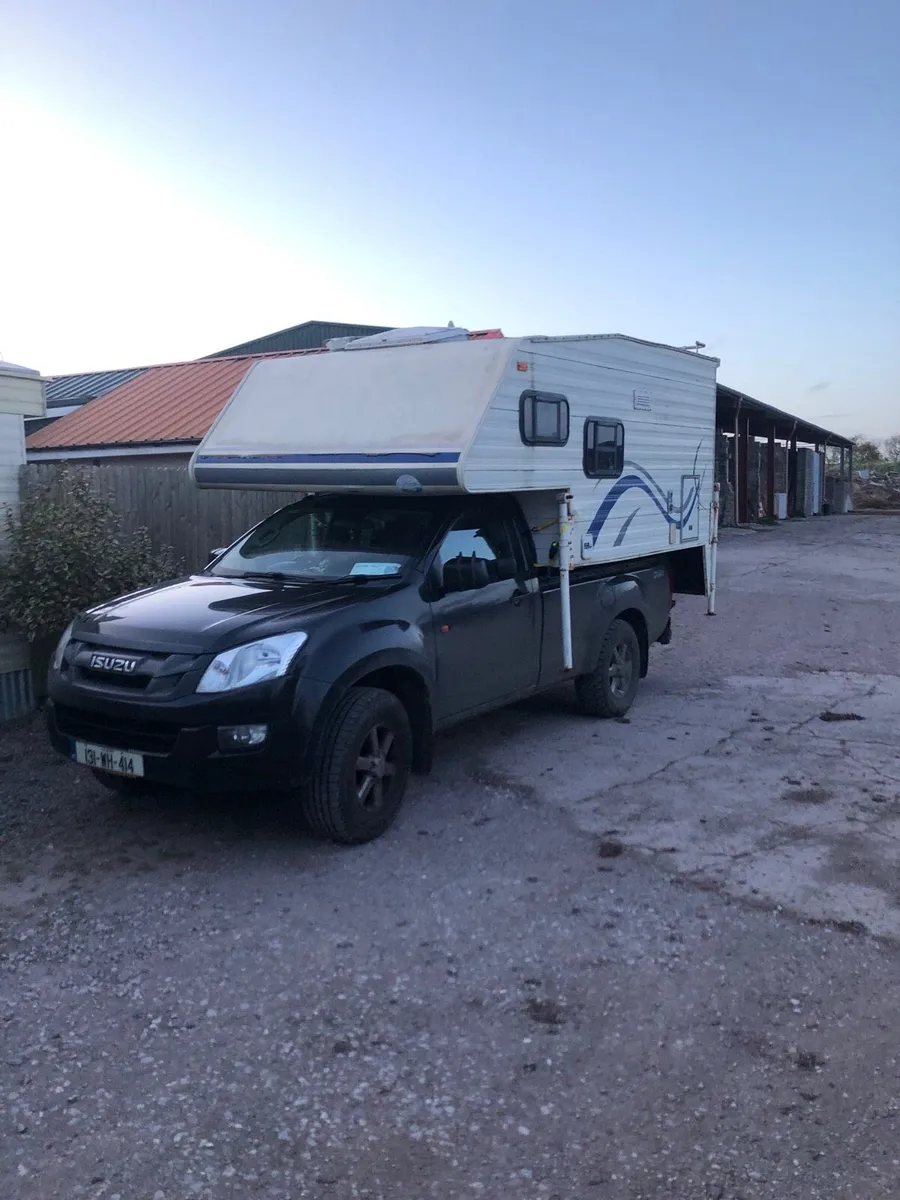 Demountable slide on camper - Image 1