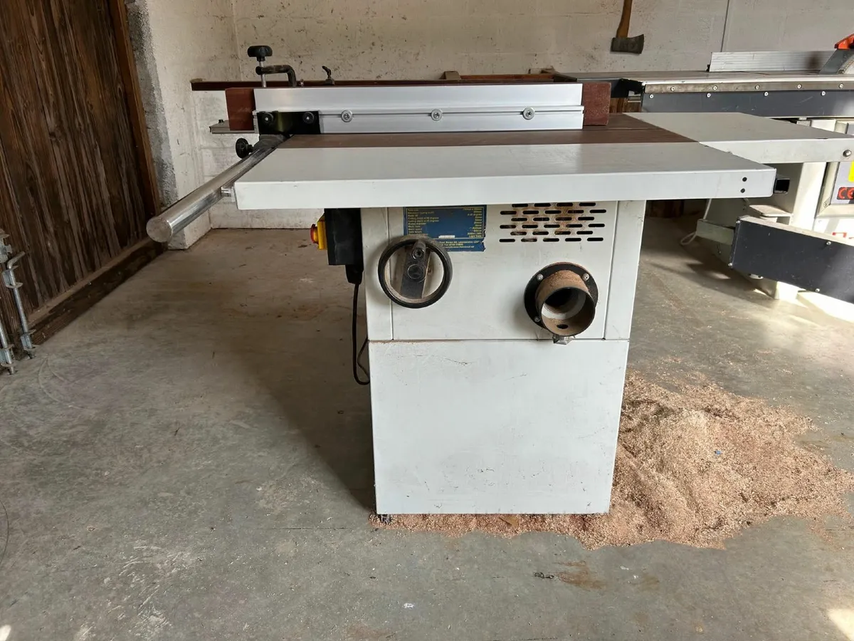 Charnwood W650 10'' Cast Iron Table Saw - Image 1